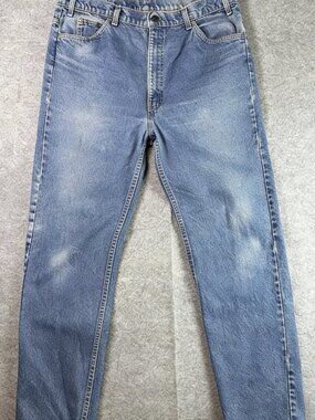 Blue vintage Levi's jeans, size 28.